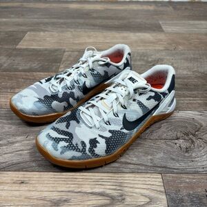 Nike Metcon 4 Mens Size 10.5 White Black Camo Athletic Training Shoes Sneakers